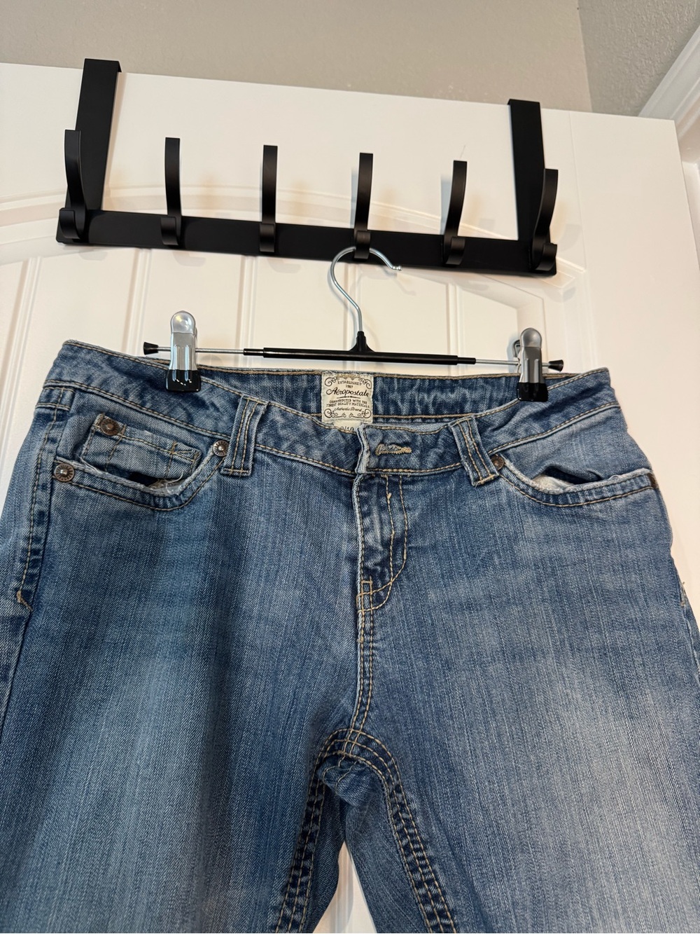 Vintage Y2K Aeropostale Women's Light Blue Low Rise Capri Jeans